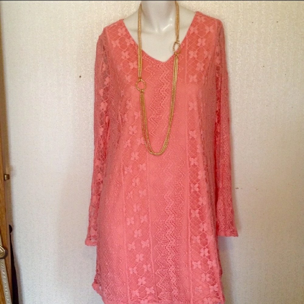Bell sleeved lace dress